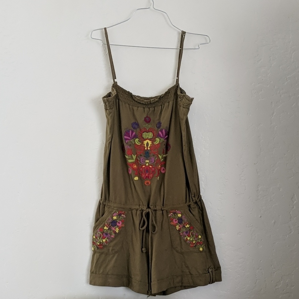 Johnny was romper